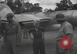 Immagine di Bob Hope Guadalcanal nelle Isole Salomone, 1944, secondo 22 filmato di repertorio 65675057657