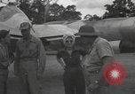 Immagine di Bob Hope Guadalcanal nelle Isole Salomone, 1944, secondo 23 filmato di repertorio 65675057657