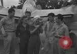 Immagine di Bob Hope Guadalcanal nelle Isole Salomone, 1944, secondo 33 filmato di repertorio 65675057657
