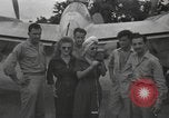 Immagine di Bob Hope Guadalcanal nelle Isole Salomone, 1944, secondo 35 filmato di repertorio 65675057657