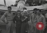 Immagine di Bob Hope Guadalcanal nelle Isole Salomone, 1944, secondo 36 filmato di repertorio 65675057657