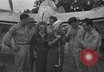 Immagine di Bob Hope Guadalcanal nelle Isole Salomone, 1944, secondo 38 filmato di repertorio 65675057657