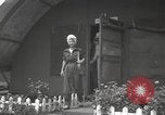 Immagine di Bob Hope Guadalcanal nelle Isole Salomone, 1944, secondo 49 filmato di repertorio 65675057657
