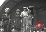 Immagine di Bob Hope Guadalcanal nelle Isole Salomone, 1944, secondo 53 filmato di repertorio 65675057657