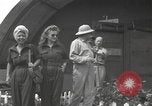 Immagine di Bob Hope Guadalcanal nelle Isole Salomone, 1944, secondo 56 filmato di repertorio 65675057657