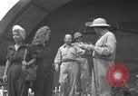 Immagine di Bob Hope Guadalcanal nelle Isole Salomone, 1944, secondo 58 filmato di repertorio 65675057657