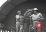 Immagine di Bob Hope Guadalcanal nelle Isole Salomone, 1944, secondo 62 filmato di repertorio 65675057657