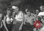 Immagine di American animatori Guadalcanal nelle Isole Salomone, 1944, secondo 9 filmato di repertorio 65675057659