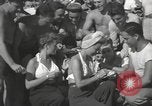 Immagine di American animatori Guadalcanal nelle Isole Salomone, 1944, secondo 15 filmato di repertorio 65675057659