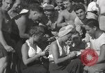 Immagine di American animatori Guadalcanal nelle Isole Salomone, 1944, secondo 16 filmato di repertorio 65675057659