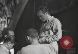 Immagine di American animatori Guadalcanal nelle Isole Salomone, 1944, secondo 55 filmato di repertorio 65675057659