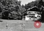 Standbild rest Camp Gstadt Deutschland, 1945, aus Sekunde 19 historischem Filmmaterial Videoclip 65675057663