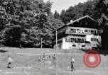 Standbild rest Camp Gstadt Deutschland, 1945, aus Sekunde 22 historischem Filmmaterial Videoclip 65675057663