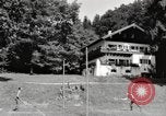 Standbild rest Camp Gstadt Deutschland, 1945, aus Sekunde 28 historischem Filmmaterial Videoclip 65675057663