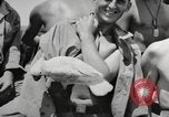 Standbild amerikanische Soldaten Manus Island Papua Neu Guinea, 1944, aus Sekunde 12 historischem Filmmaterial Videoclip 65675057672