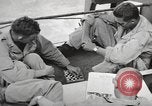 Standbild amerikanische Soldaten Manus Island Papua Neu Guinea, 1944, aus Sekunde 33 historischem Filmmaterial Videoclip 65675057672