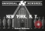 Image la réparation de jouets New York United States USA, 1940, de la seconde 4 séquences d'archives historiques vidéo 65675057682