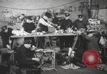 Image la réparation de jouets New York United States USA, 1940, de la seconde 6 séquences d'archives historiques vidéo 65675057682