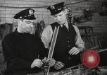 Image la réparation de jouets New York United States USA, 1940, de la seconde 14 séquences d'archives historiques vidéo 65675057682