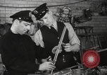 Image la réparation de jouets New York United States USA, 1940, de la seconde 16 séquences d'archives historiques vidéo 65675057682