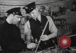 Image la réparation de jouets New York United States USA, 1940, de la seconde 18 séquences d'archives historiques vidéo 65675057682