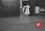 Immagine di Crippled bambino United States USA, 1920, secondo 5 filmato di repertorio 65675057695
