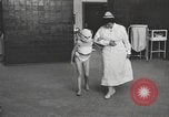 Immagine di Crippled bambino United States USA, 1920, secondo 15 filmato di repertorio 65675057695