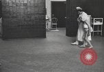 Immagine di Crippled bambino United States USA, 1920, secondo 42 filmato di repertorio 65675057695