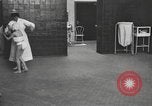 Immagine di Crippled bambino United States USA, 1920, secondo 47 filmato di repertorio 65675057695