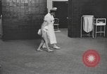 Immagine di Crippled bambino United States USA, 1920, secondo 51 filmato di repertorio 65675057695