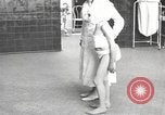 Immagine di Crippled bambino United States USA, 1920, secondo 57 filmato di repertorio 65675057695