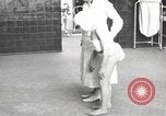 Immagine di Crippled bambino United States USA, 1920, secondo 58 filmato di repertorio 65675057695