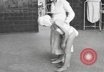 Immagine di Crippled bambino United States USA, 1920, secondo 59 filmato di repertorio 65675057695