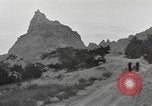 Immagine di Native American Indian tende in Badlands South Dakota United States USA, 1920, secondo 9 filmato di repertorio 65675057699