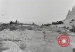 Immagine di Native American Indian tende in Badlands South Dakota United States USA, 1920, secondo 21 filmato di repertorio 65675057699