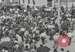 Immagine di Native American Indian tende in Badlands South Dakota United States USA, 1920, secondo 45 filmato di repertorio 65675057699