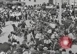 Immagine di Native American Indian tende in Badlands South Dakota United States USA, 1920, secondo 53 filmato di repertorio 65675057699