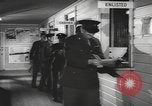 Standbild Soldaten aus der Armee entlassen zu werden Utah United States USA, 1945, aus Sekunde 7 historischem Filmmaterial Videoclip 65675057704