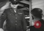Standbild Soldaten aus der Armee entlassen zu werden Utah United States USA, 1945, aus Sekunde 10 historischem Filmmaterial Videoclip 65675057704