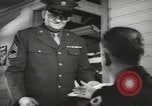Standbild Soldaten aus der Armee entlassen zu werden Utah United States USA, 1945, aus Sekunde 14 historischem Filmmaterial Videoclip 65675057704