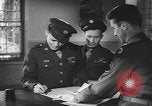 Standbild Soldaten aus der Armee entlassen zu werden Utah United States USA, 1945, aus Sekunde 16 historischem Filmmaterial Videoclip 65675057704