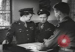 Standbild Soldaten aus der Armee entlassen zu werden Utah United States USA, 1945, aus Sekunde 18 historischem Filmmaterial Videoclip 65675057704