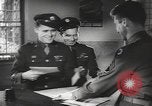 Standbild Soldaten aus der Armee entlassen zu werden Utah United States USA, 1945, aus Sekunde 20 historischem Filmmaterial Videoclip 65675057704