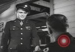 Standbild Soldaten aus der Armee entlassen zu werden Utah United States USA, 1945, aus Sekunde 24 historischem Filmmaterial Videoclip 65675057704