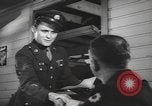 Standbild Soldaten aus der Armee entlassen zu werden Utah United States USA, 1945, aus Sekunde 31 historischem Filmmaterial Videoclip 65675057704