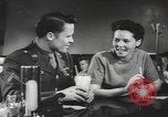 Standbild Soldaten aus der Armee entlassen zu werden Utah United States USA, 1945, aus Sekunde 48 historischem Filmmaterial Videoclip 65675057704