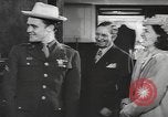 Standbild Soldaten aus der Armee entlassen zu werden Utah United States USA, 1945, aus Sekunde 52 historischem Filmmaterial Videoclip 65675057704