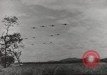 Standbild P-47 Thunderbolt Flugzeuge Vereinigtes Königreich, 1944, aus Sekunde 48 historischem Filmmaterial Videoclip 65675057707