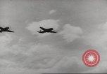 Standbild P-47 Thunderbolt Flugzeuge Vereinigtes Königreich, 1944, aus Sekunde 51 historischem Filmmaterial Videoclip 65675057707