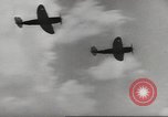 Standbild P-47 Thunderbolt Flugzeuge Vereinigtes Königreich, 1944, aus Sekunde 52 historischem Filmmaterial Videoclip 65675057707